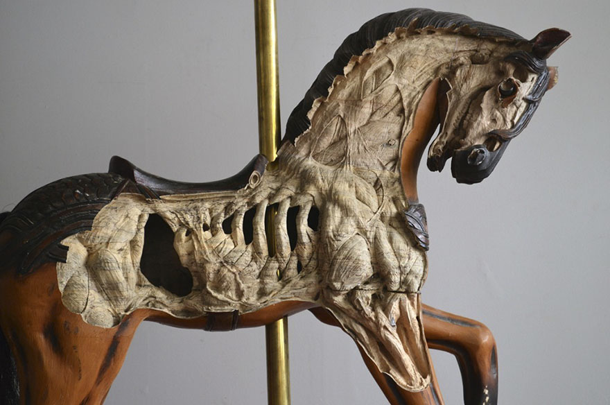 Une incroyable sculpture d'un tronc scindé par une corde effilochée par Maskull Lasserre une incroyable sculpture d un tronc scinde par une corde effilochee par Maskull Lasserre 7 sculptures de Maskull Lasserre 1
