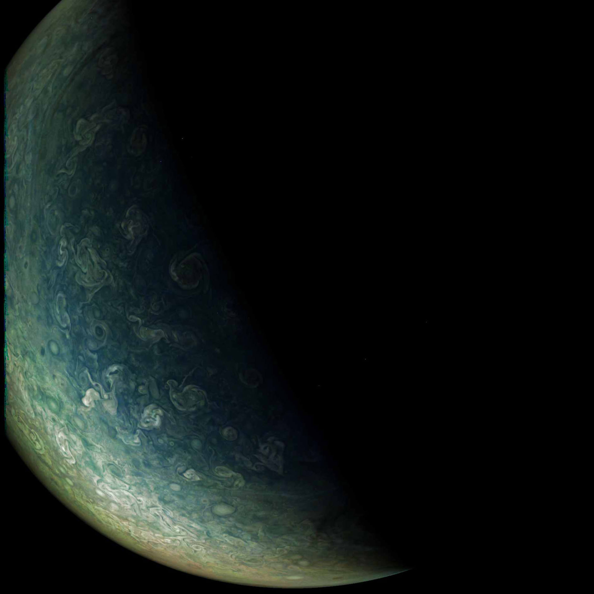 De magnifiques photos de la tache rouge de Jupiter par la sonde Juno De magnifiques photos de la tache rouge de Jupiter par la sonde Juno 11 De magnifiques photos de la tache rouge de Jupiter par la sonde Juno 11