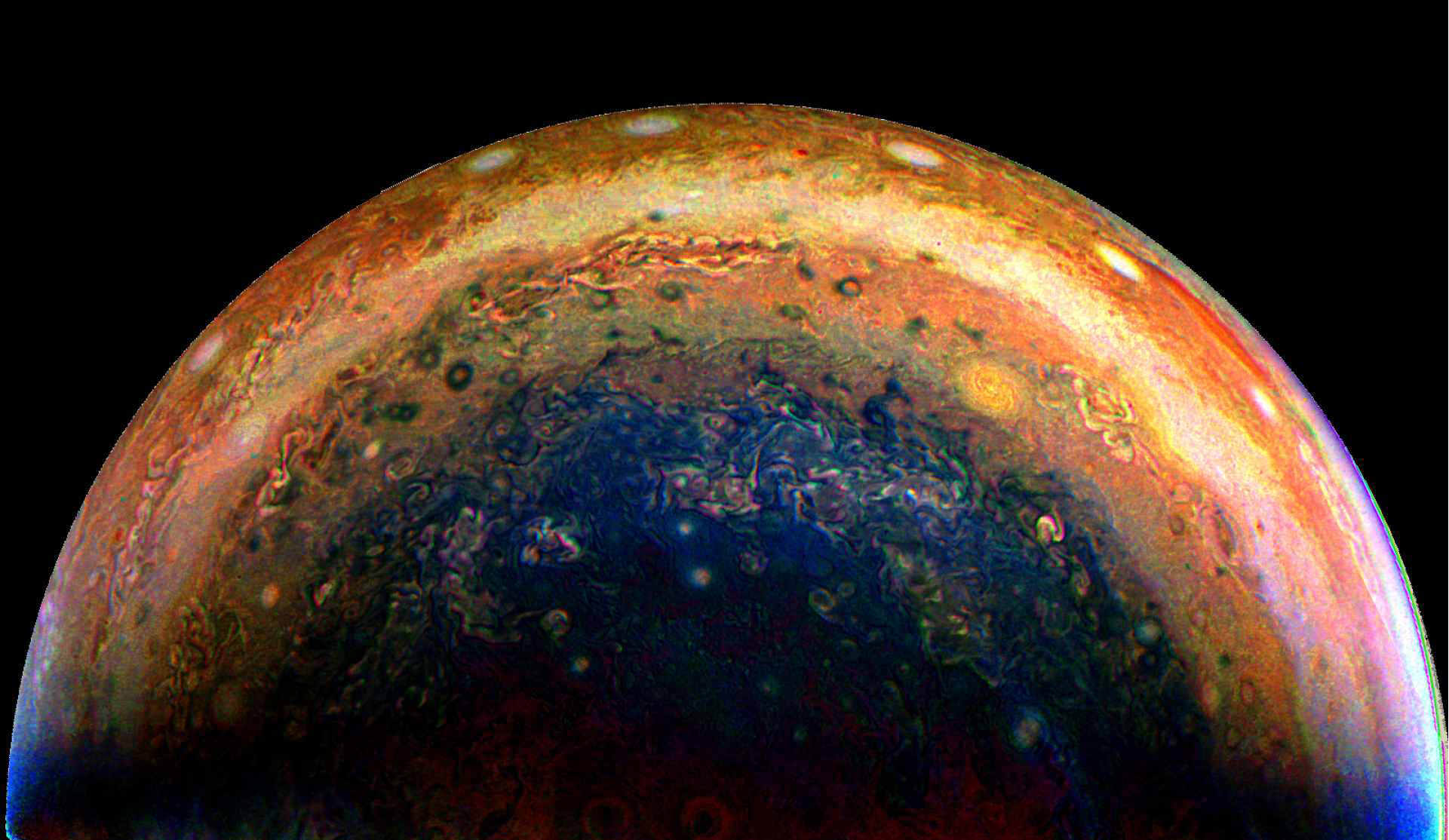 De magnifiques photos de la tache rouge de Jupiter par la sonde Juno De magnifiques photos de la tache rouge de Jupiter par la sonde Juno 3 De magnifiques photos de la tache rouge de Jupiter par la sonde Juno 3