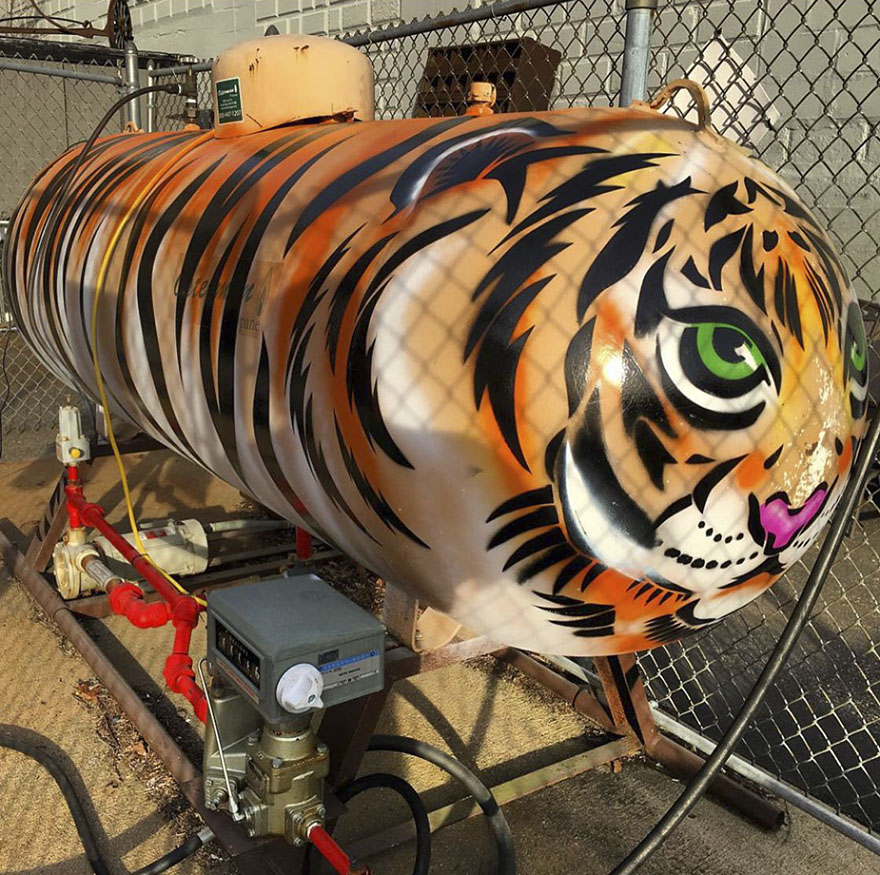 Le street art de Tom Bob dans les rues de New York Le street art de Tom Bob dans les rues de New York 24 Le street art de Tom Bob dans les rues de New York 24