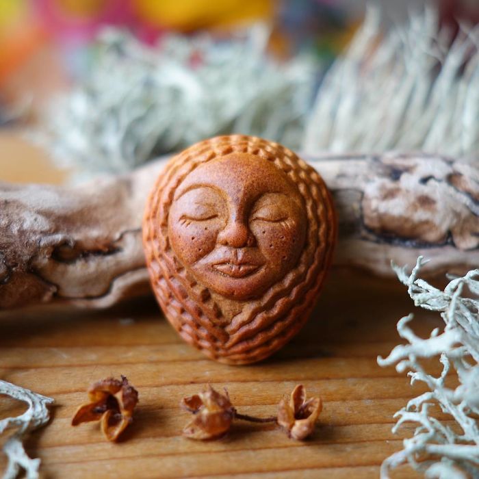 Les sculptures dans les noyaux d'avocats de Jan Campbell Les sculptures dans les noyaux d avocats de Jan Campbell 16 Les sculptures dans les noyaux d'avocats de Jan Campbell 16