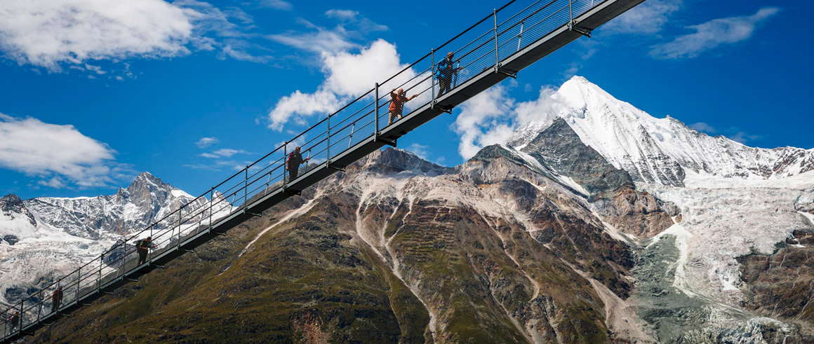 Le pont suspendu Charles Kuonen, la passerelle vertigineuse des Alpes suisses Le pont suspendu Charles Kuonen Europabruecke la passerelle pour pieton la plus longue du monde 2 Le-pont-suspendu-Charles-Kuonen-Europabruecke-la-passerelle-pour-pieton-la-plus-longue-du-monde-2