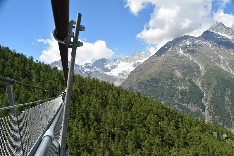 Le pont suspendu Charles Kuonen, la passerelle vertigineuse des Alpes suisses Le pont suspendu Charles Kuonen Europabruecke la passerelle pour pieton la plus longue du monde 4 Le-pont-suspendu-Charles-Kuonen-Europabruecke-la-passerelle-pour-pieton-la-plus-longue-du-monde-4