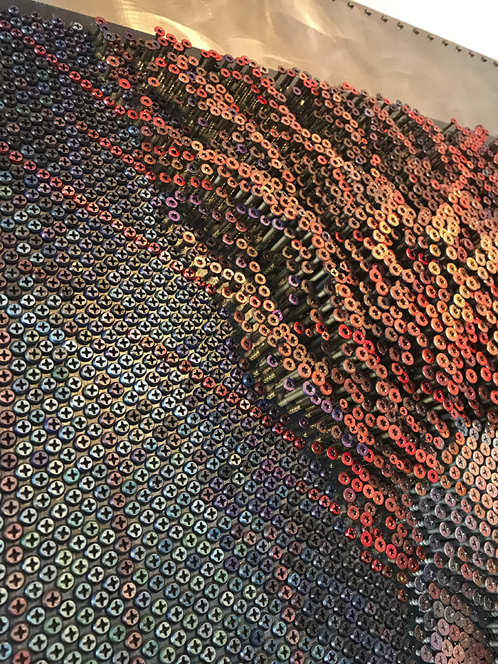 Descent, un tableau avec plus de 20000 vis par Bruce Mackley Descent un tableau avec plus de 20000 vis par Bruce Mackley 6 Descent, un tableau avec plus de 20000 vis par Bruce Mackley 6