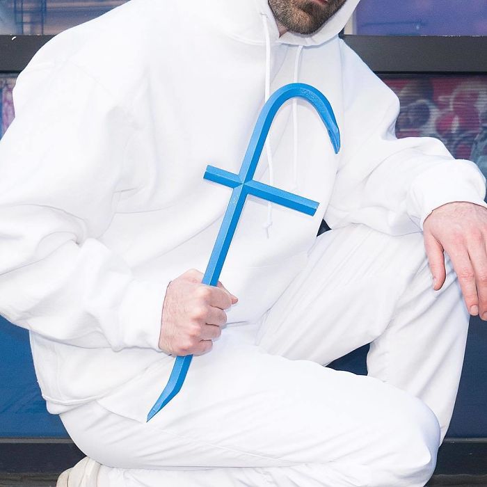 Tom Galle transforme des logos en armes Tom Galle transforme des logos en armes 6 barre a mine facebook Le logo Facebook en barre à mine 2 par Tom Galle