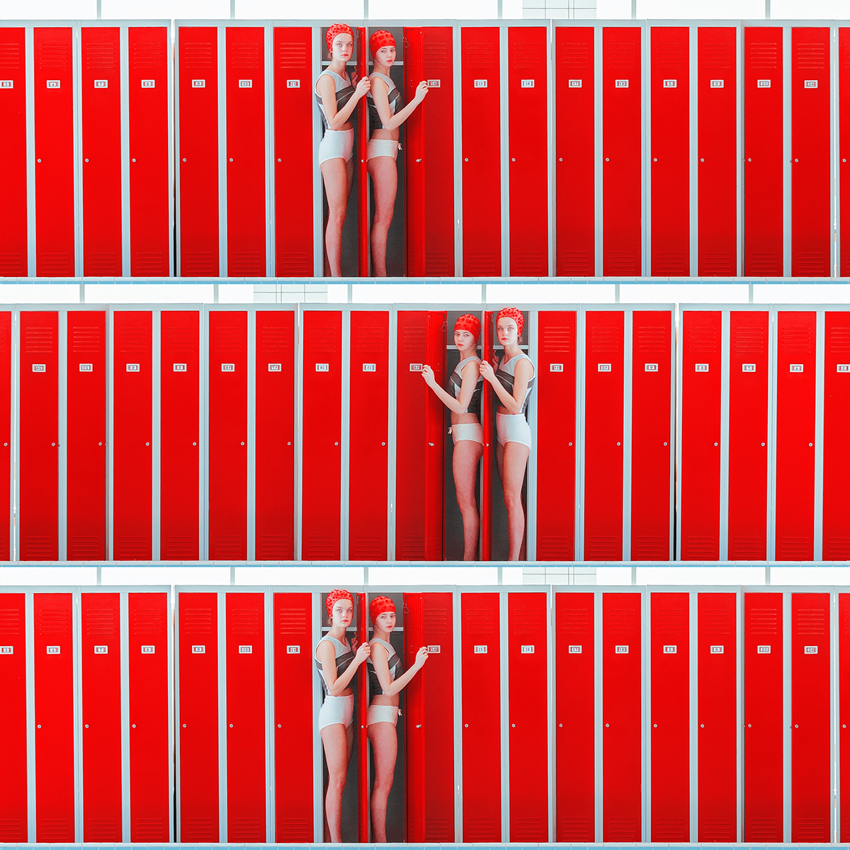 Des images de natation synchronisée dans des piscines de l'ère soviétique par Maria Svarbova des images de natation synchronisee dans des piscines de l ere sovietique par Maria Svarbova 3 des-images-de-natation-synchronisee-dans-des-piscines-de-l-ere-sovietique-par-Maria-Svarbova-3