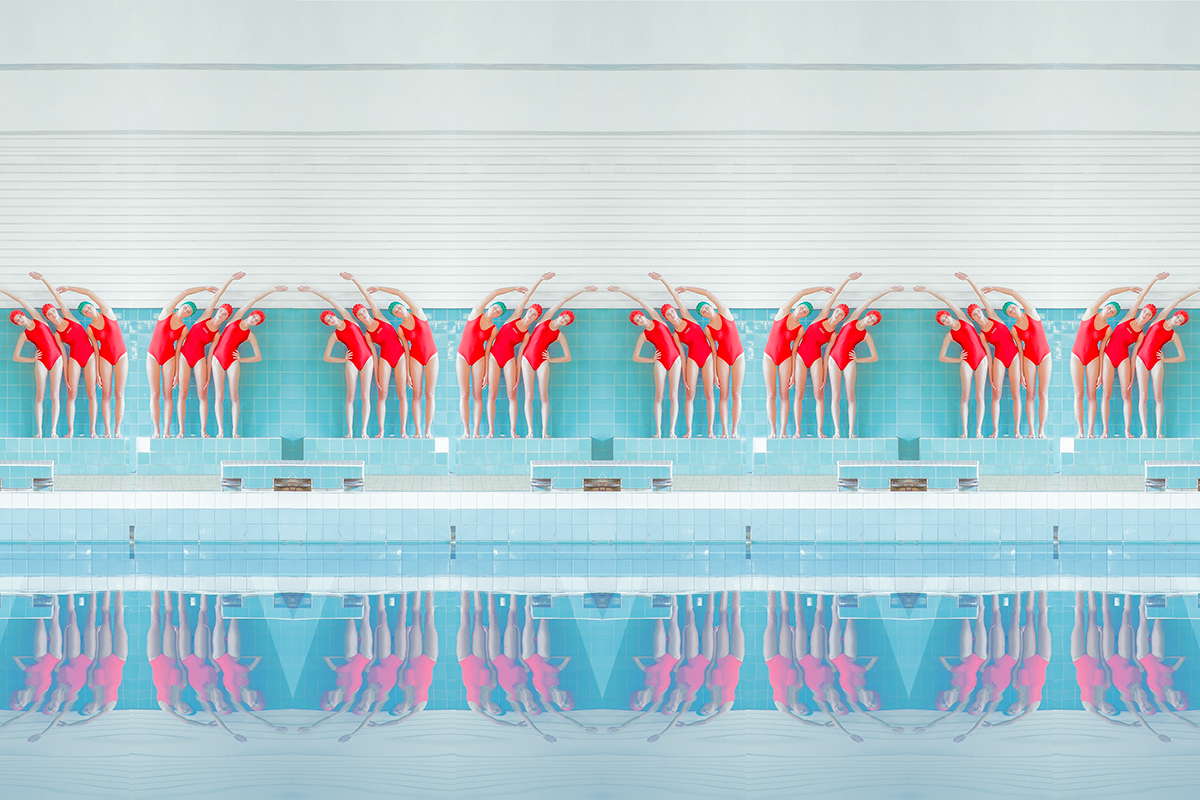 Des images de natation synchronisée dans des piscines de l'ère soviétique par Maria Svarbova des images de natation synchronisee dans des piscines de l ere sovietique par Maria Svarbova 4 des-images-de-natation-synchronisee-dans-des-piscines-de-l-ere-sovietique-par-Maria-Svarbova-4
