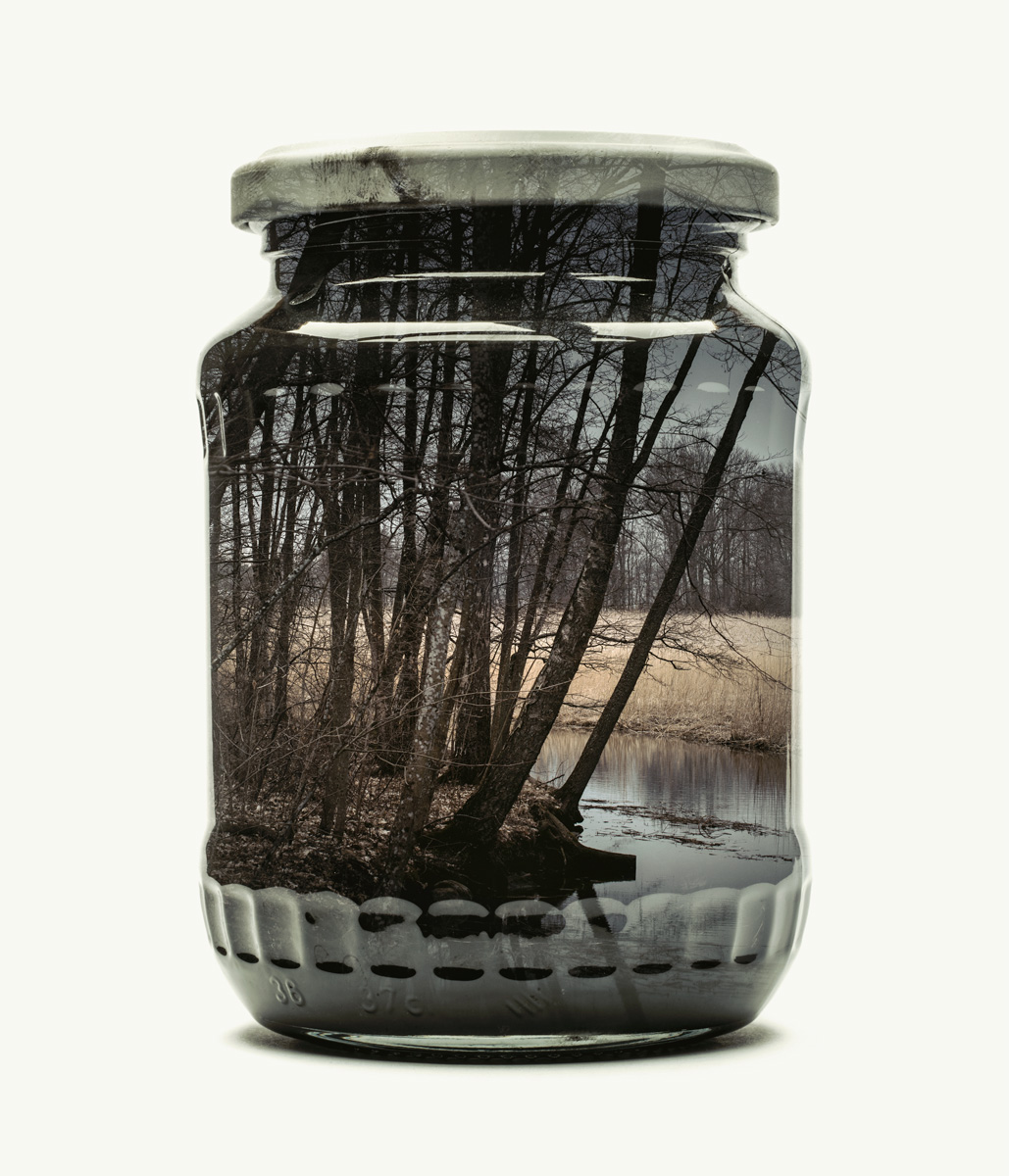 Des paysages en double exposition dans des bocaux par Christoffer Relander des paysages en double exposition dans des bocaux par Christoffer Relander 5 des-paysages-en-double-exposition-dans-des-bocaux-par-Christoffer-Relander-4