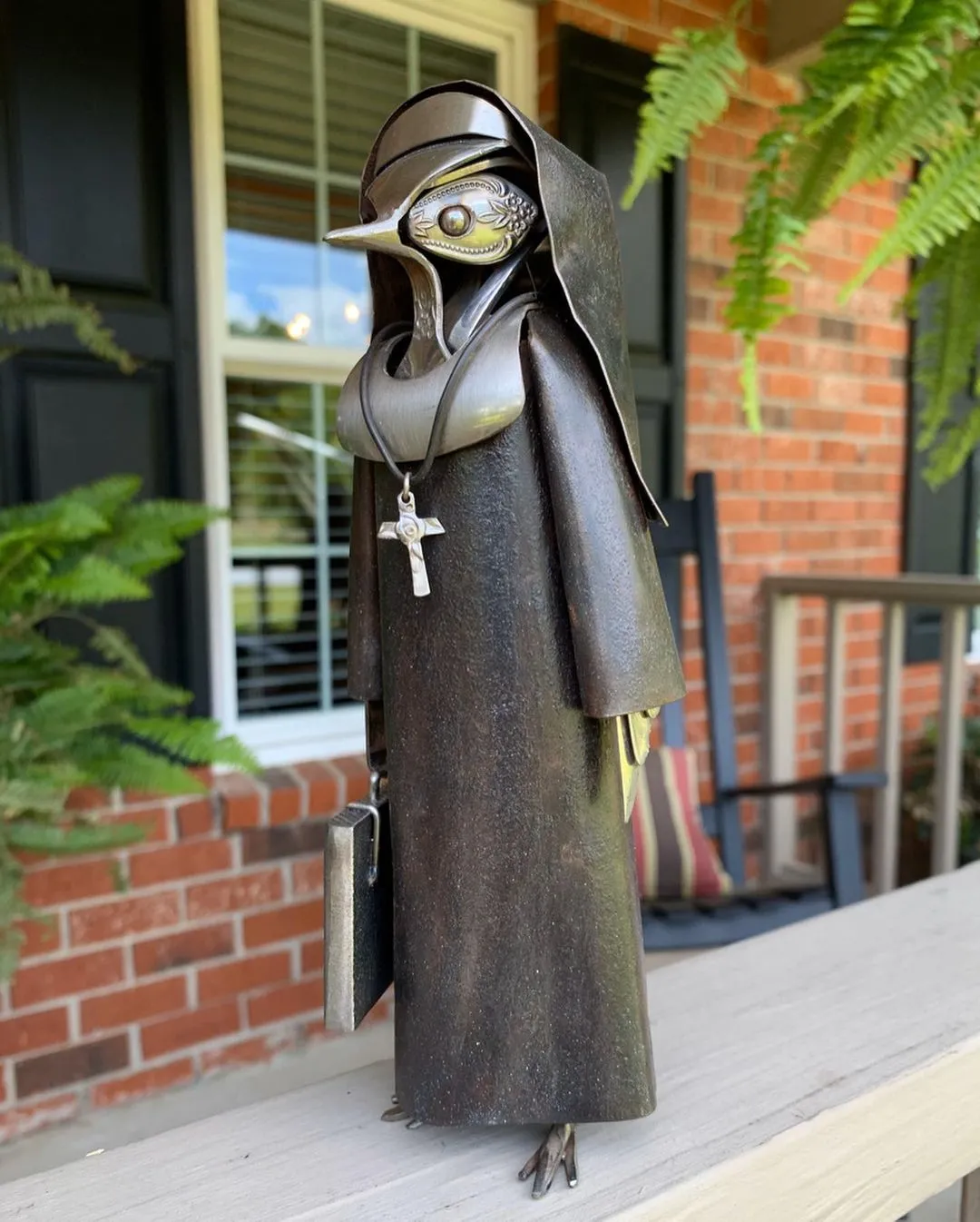 De nouvelles sculptures en couverts par Matt Wilson couteau fourchette cuillere oiseau 1 Sculpture d’oiseau en nonne en vieux couverts par Matt Wilson