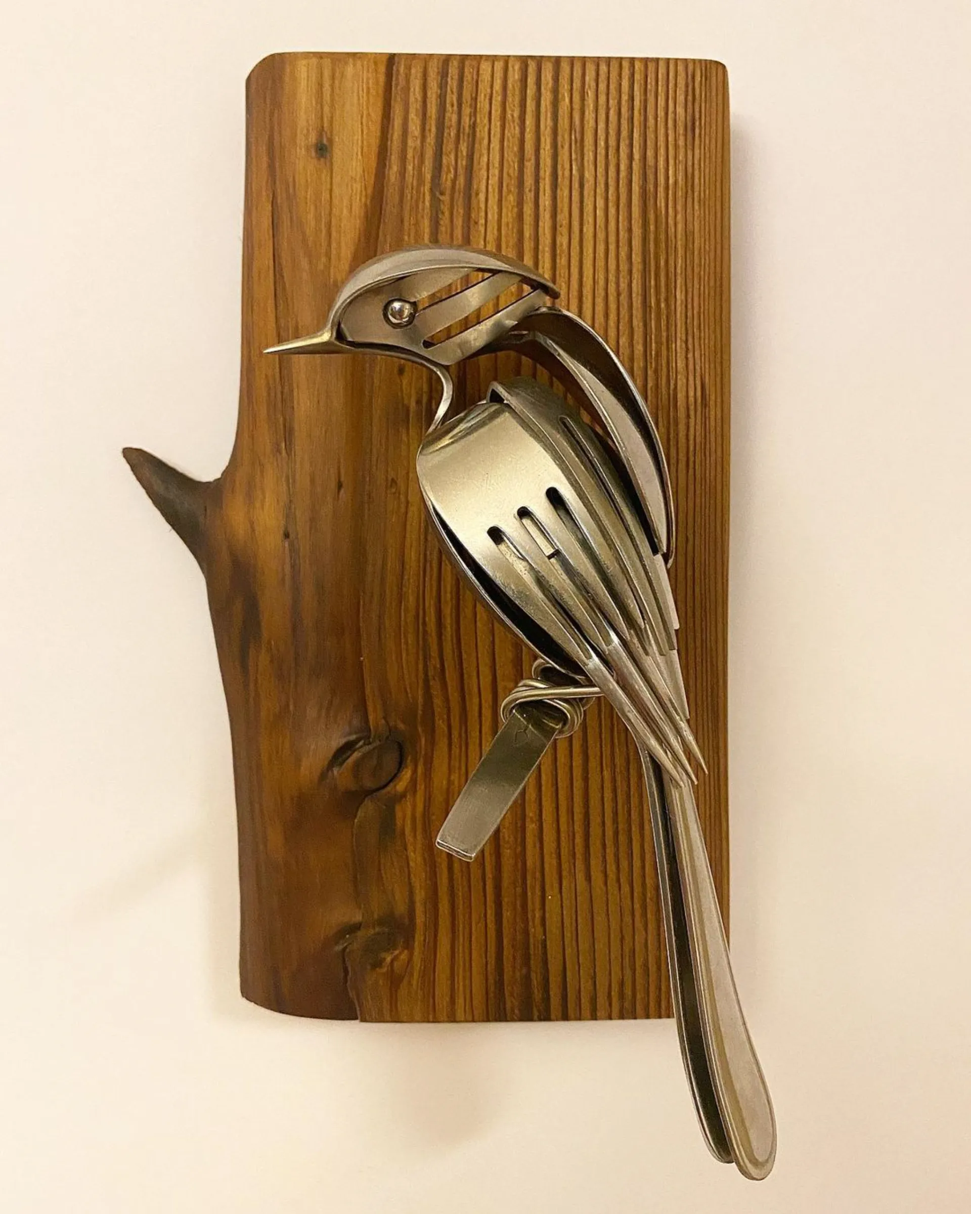 De nouvelles sculptures en couverts par Matt Wilson couteau fourchette cuillere oiseau 6 Sculpture d’oiseau en vieux couverts par Matt Wilson