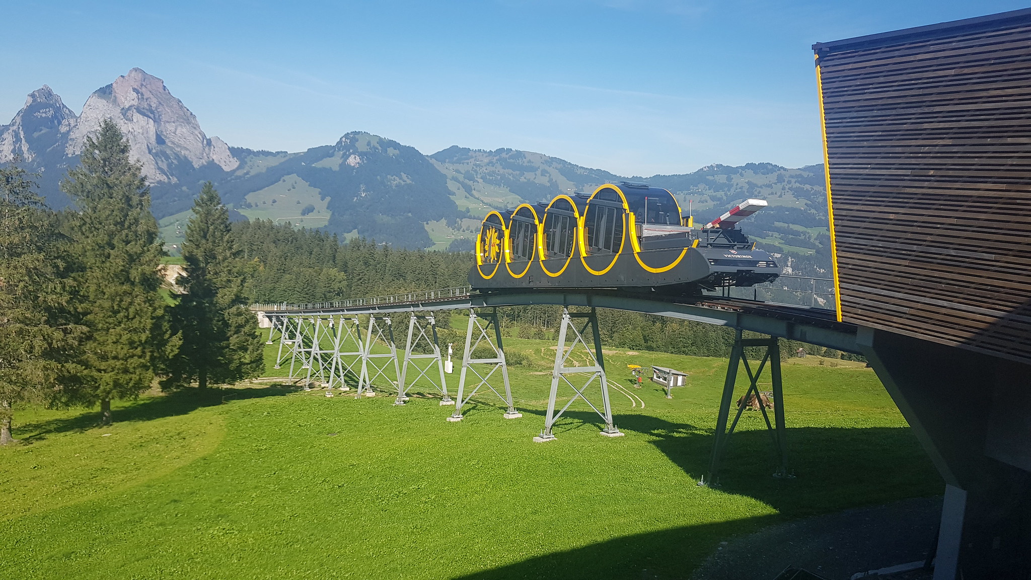 Le Stoosbahn, le funiculaire le plus pentu du monde Le Stoosbahn le funiculaire le plus pentu du monde 6 1 Le-Stoosbahn-le-funiculaire-le-plus-pentu-du-monde-6