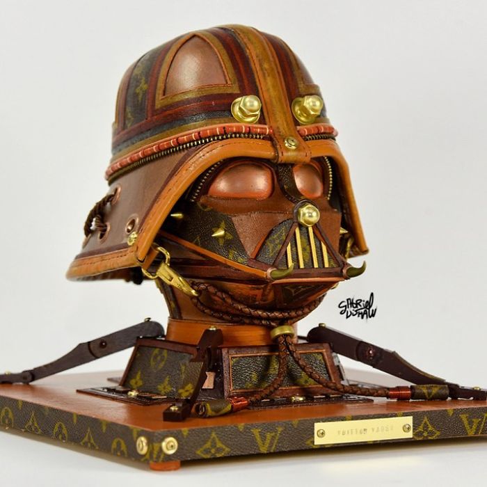 Le recyclage de sacs Louis Vuitton en sculptures Star Wars par Gabriel Dishaw Le recyclage de sacs Louis Vuitton en sculptures star wars par Gabriel Dishaw 14 Le recyclage de sacs Louis Vuitton en sculptures Star Wars par Gabriel Dishaw 14
