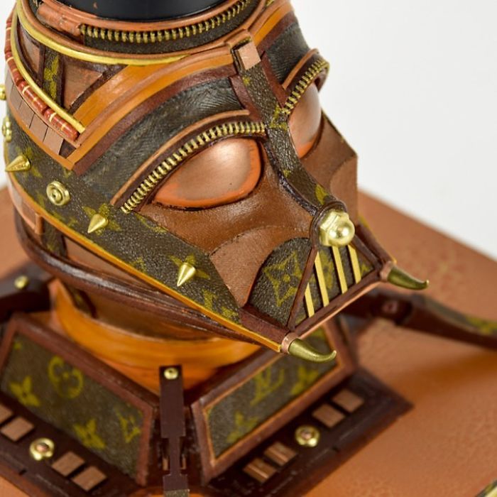 Le recyclage de sacs Louis Vuitton en sculptures Star Wars par Gabriel Dishaw Le recyclage de sacs Louis Vuitton en sculptures star wars par Gabriel Dishaw 15 Le recyclage de sacs Louis Vuitton en sculptures Star Wars par Gabriel Dishaw 15