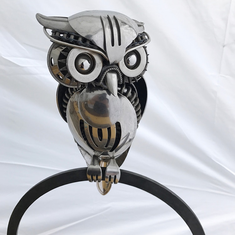 Des sculptures d'oiseaux en recyclage de couverts et autres métaux par Matt Wilson des sculptures d oiseaux en recyclage de couverts et autres metaux par Matt Wilson 15 Des sculptures d'oiseaux en recyclage de couverts et autres métaux par Matt Wilson 15