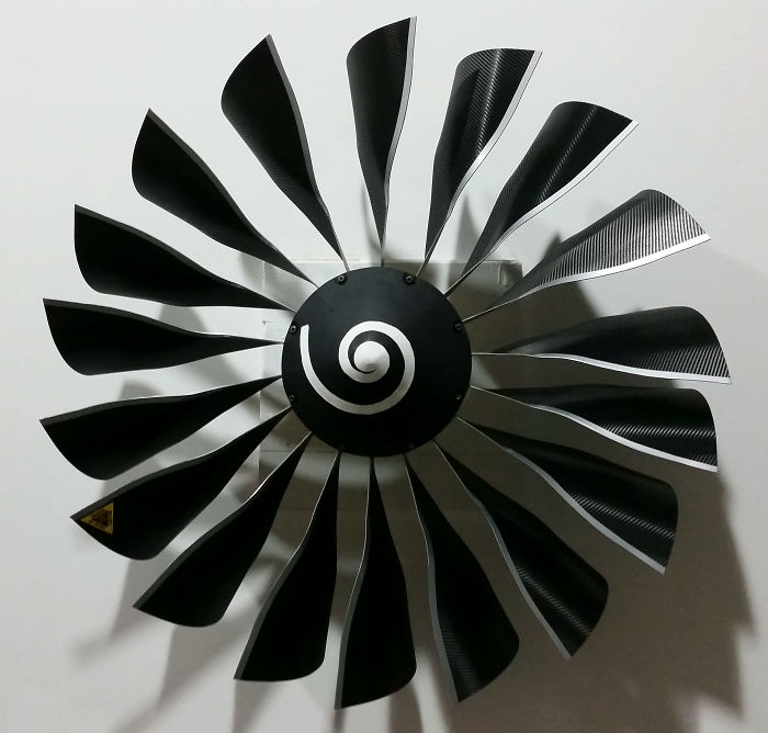 10 meubles en pièces d’avion recyclées au design unique 10 meubles en recyclage de pieces d avion 10 ventilateur moteur Meubles en pièces d’avion recyclées - ventilateur à partir d'un moteur