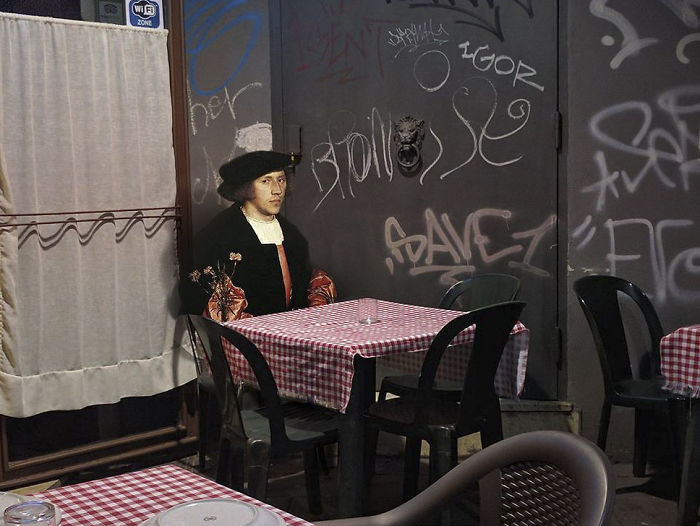 Quand les dieux prennent le métro : les collages anachroniques d’Alexey Kondakov De nouveaux melanges de classiques de la peinture et de vie moderne par Alexey Kondakov 19 Quand les dieux prennent le métro : les collages anachroniques d’Alexey Kondakov 19