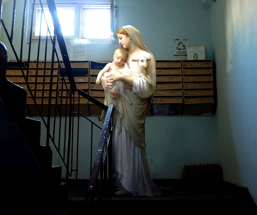 Quand les dieux prennent le métro : les collages anachroniques d’Alexey Kondakov Les melanges de personnages des classiques de la peinture et de la vie moderne par Alexey Kondakov 3 Les-melanges-de-personnages-des-classiques-de-la-peinture-et-de-la-vie-moderne-par-Alexey-Kondakov-3