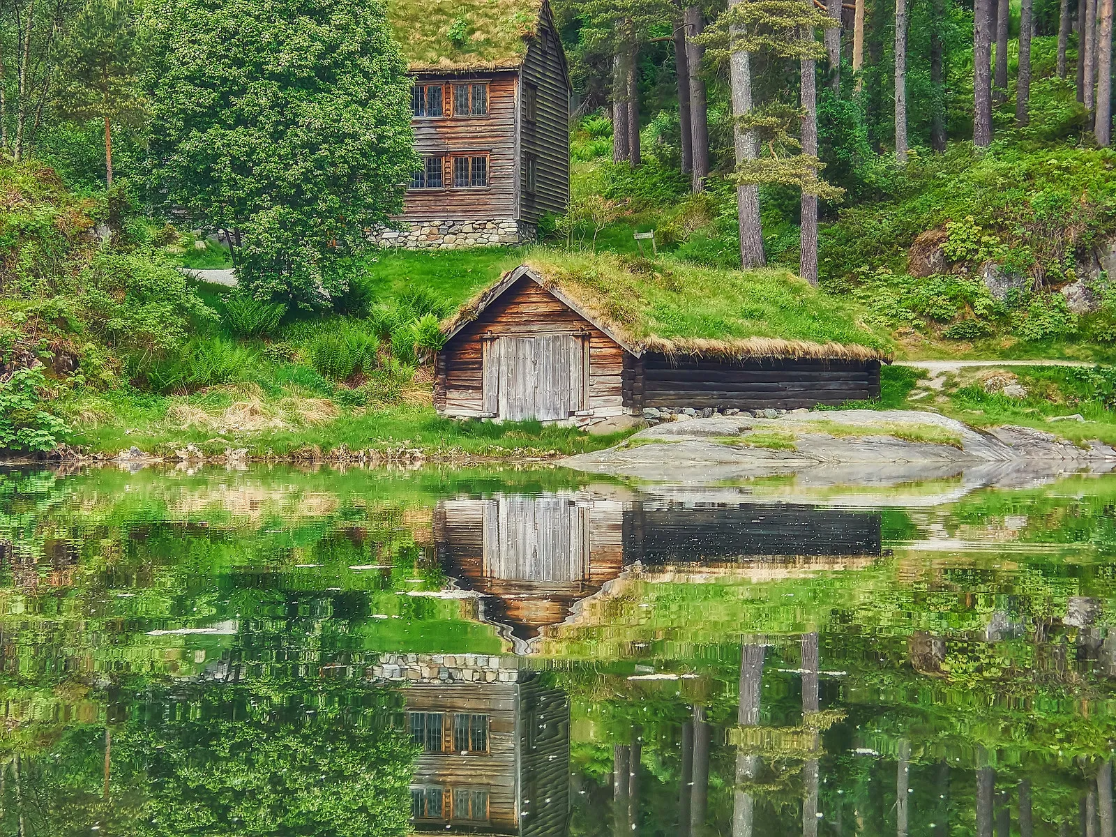 24 constructions de contes de fées en Norvège : entre architecture magique et nature sauvage 35 constructions de contes de fees de Norvege 2 35-constructions-de-contes-de-fees-de-Norvege-2 garage à bateau d'Ålesund