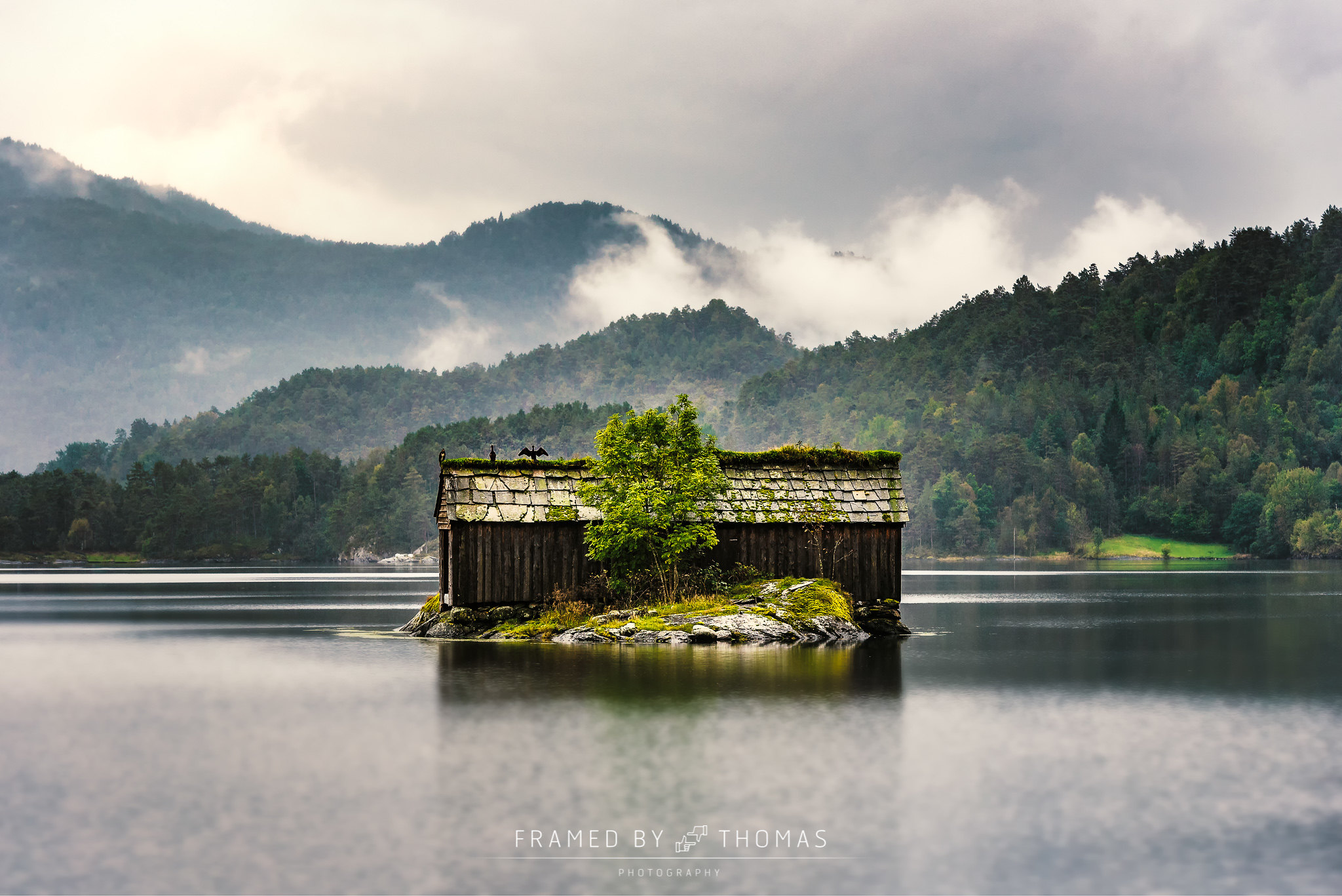 24 constructions de contes de fées en Norvège : entre architecture magique et nature sauvage 35 constructions de contes de fees de Norvege 5 1 35-constructions-de-contes-de-fees-de-Norvege-5 cabane au milieu du lac