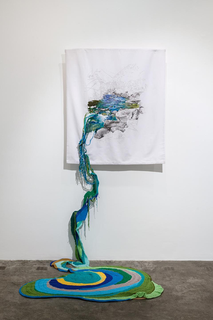 Les broderies dégoulinantes de Ana Teresa Barboza Les broderies degoulinantes de Ana Teresa Barboza 5 Les broderies dégoulinantes de Ana Teresa Barboza 5