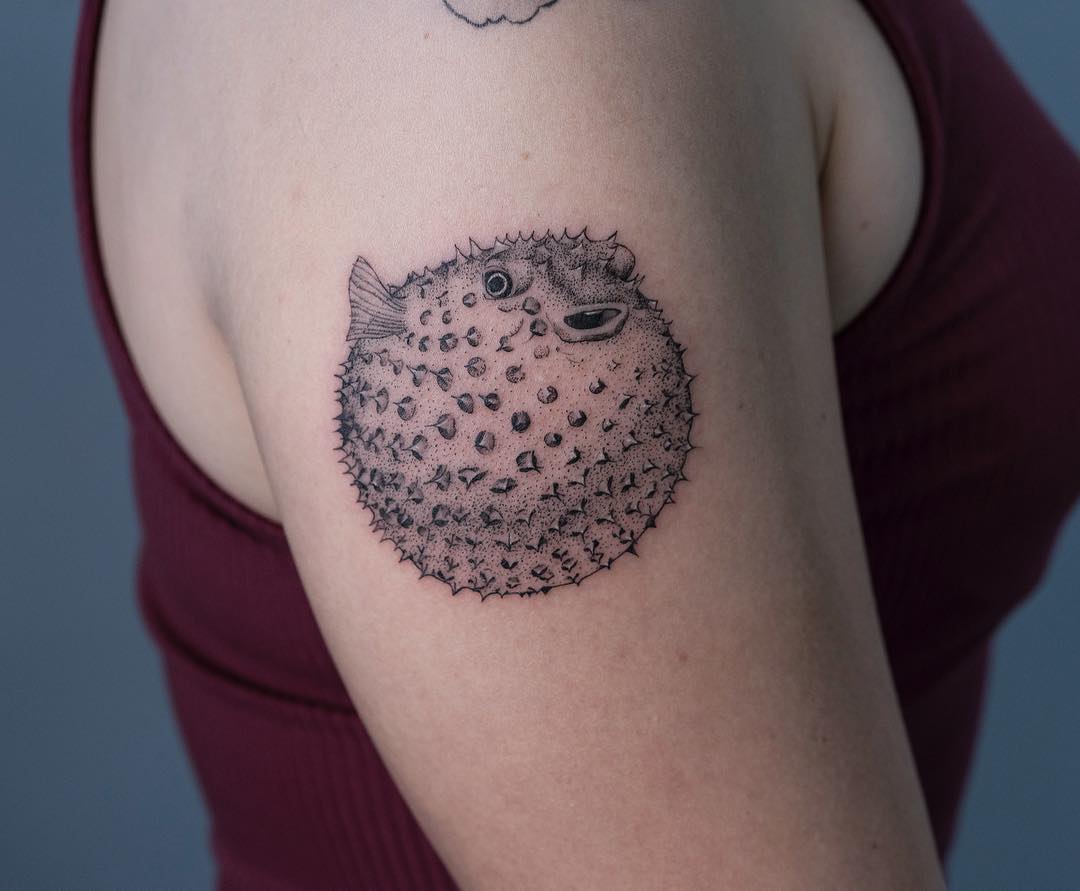 Le noir sublime du macabre : les tatouages envoûtants de Oozy les tatouages macabres noir et blanc de Oozy 6 les-tatouages-macabres-noir-et-blanc-de-Oozy-6