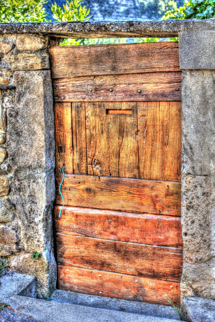 20 vieilles portes pleines de charme qui semblent raconter une histoire 20 exemples de la beaute des vieilles portes 18 20-exemples-de-la-beaute-des-vieilles-portes-18