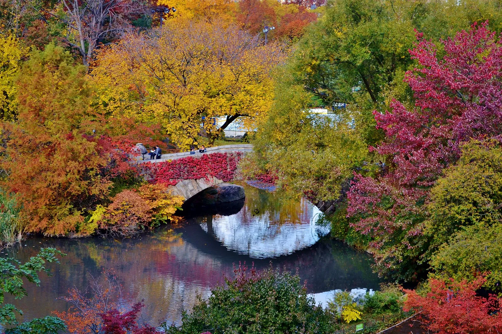 20 ponts mystiques qui semblent mener à un autre monde 20 ponts mystiques qui semblent mener dans un autre monde Gapstow Bridge New York 20-ponts-mystiques-qui-semblent-mener-dans-un-autre-monde-Gapstow-Bridge-New-York