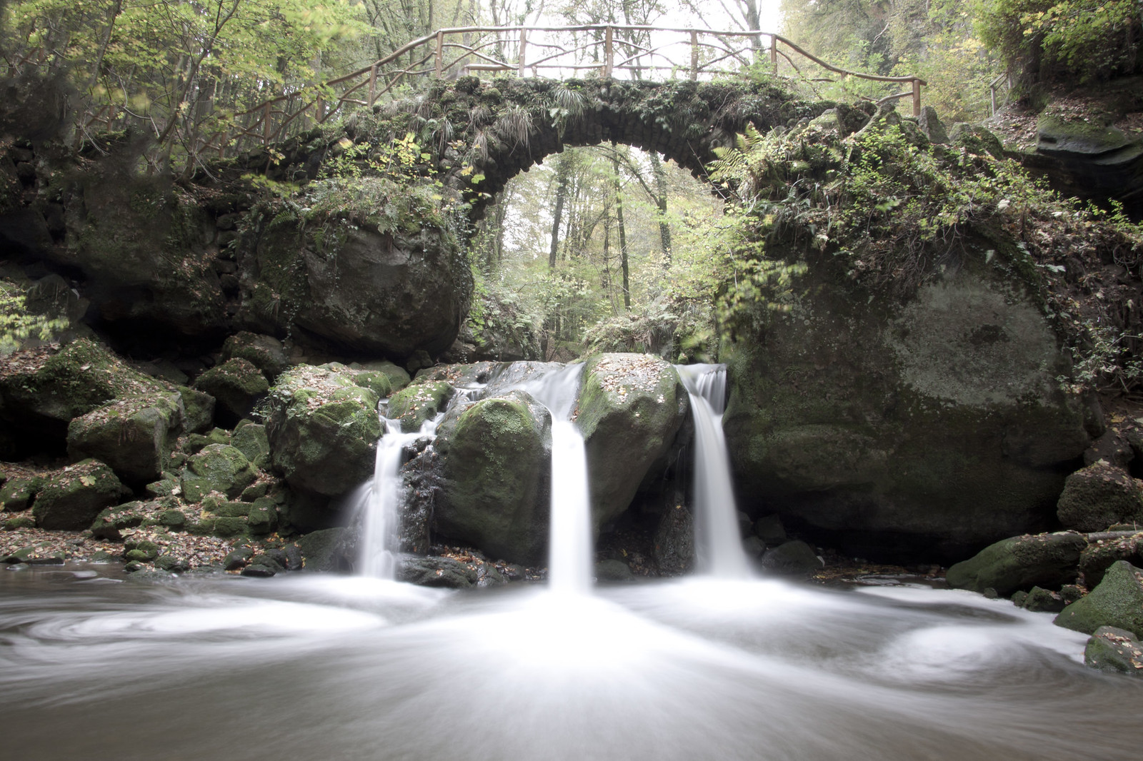 20 ponts mystiques qui semblent mener à un autre monde 20 ponts mystiques qui semblent mener dans un autre monde Mullerthal 20-ponts-mystiques-qui-semblent-mener-dans-un-autre-monde-Mullerthal-luxembourg