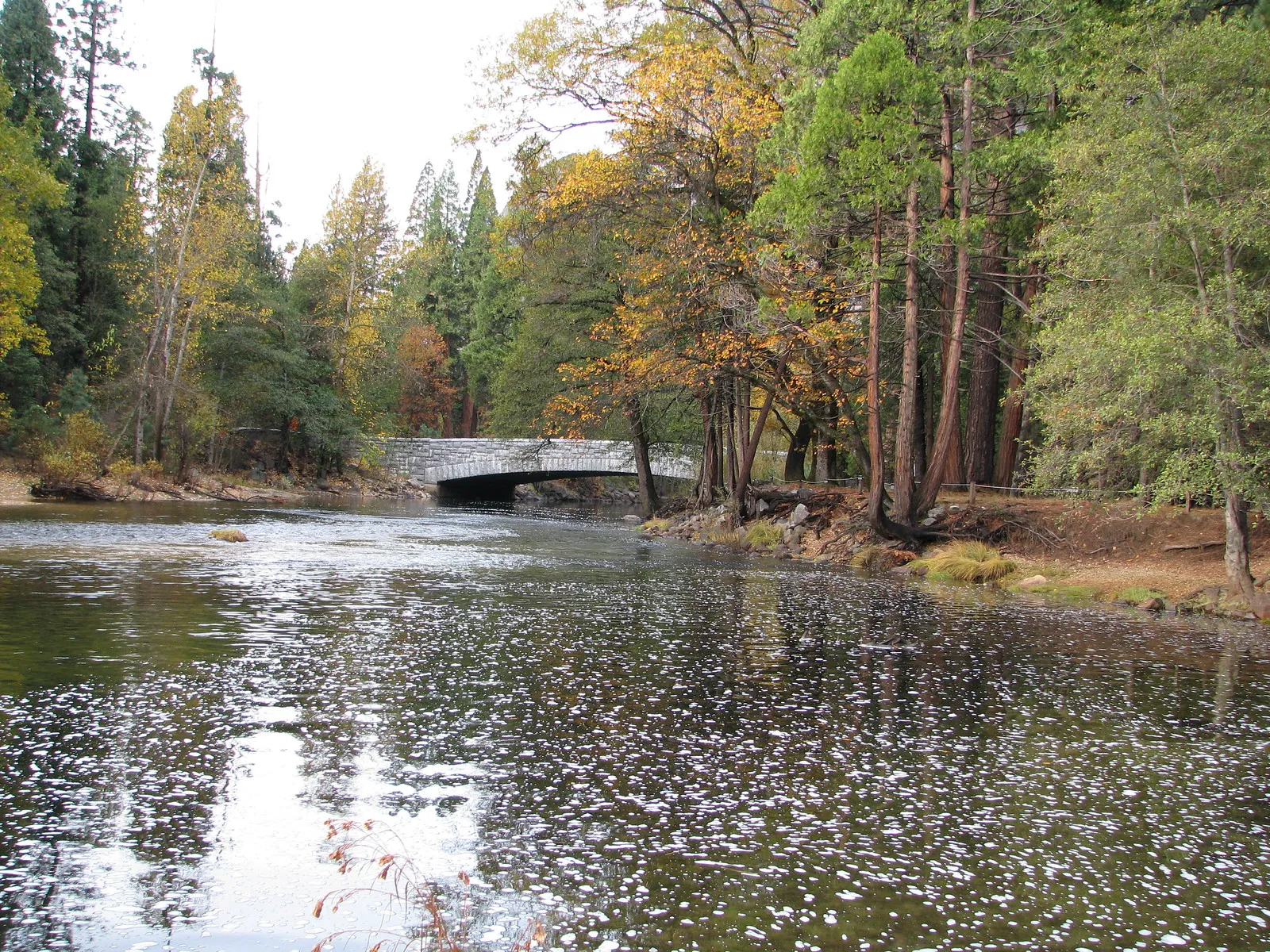 20 ponts mystiques qui semblent mener à un autre monde 20 ponts mystiques qui semblent mener dans un autre monde merced yosemite usa 20-ponts-mystiques-qui-semblent-mener-dans-un-autre-monde-merced-yosemite-usa.