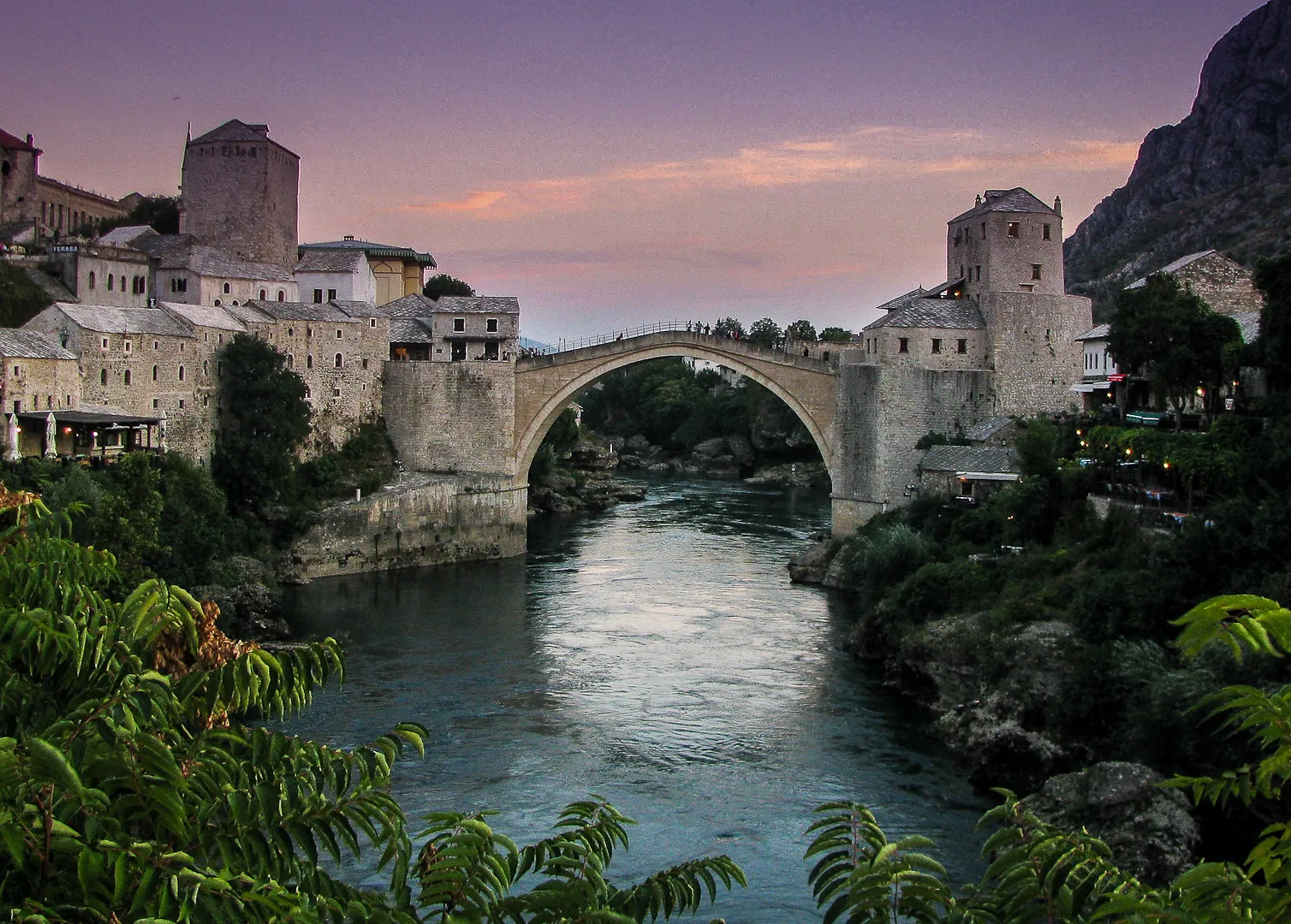 20 ponts mystiques qui semblent mener à un autre monde 20 ponts mystiques qui semblent mener dans un autre monde stari most bosnie 20-ponts-mystiques-qui-semblent-mener-dans-un-autre-monde-stari-most-bosnie