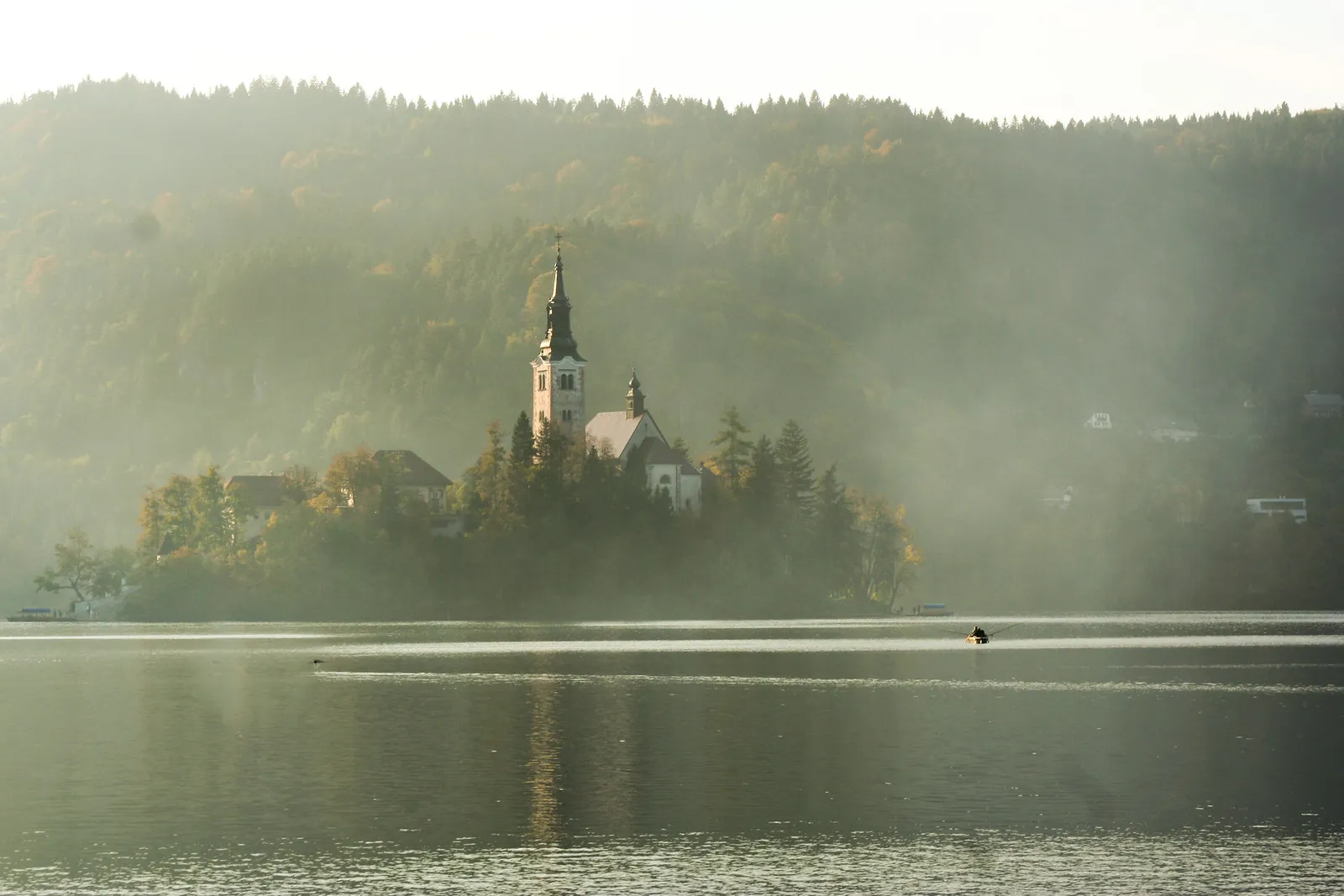 La merveilleuse île du lac de Bled en Slovénie La merveilleuse ile du lac de Bled en Slovenie 3 La-merveilleuse-ile-du-lac-de-Bled-en-Slovenie-3