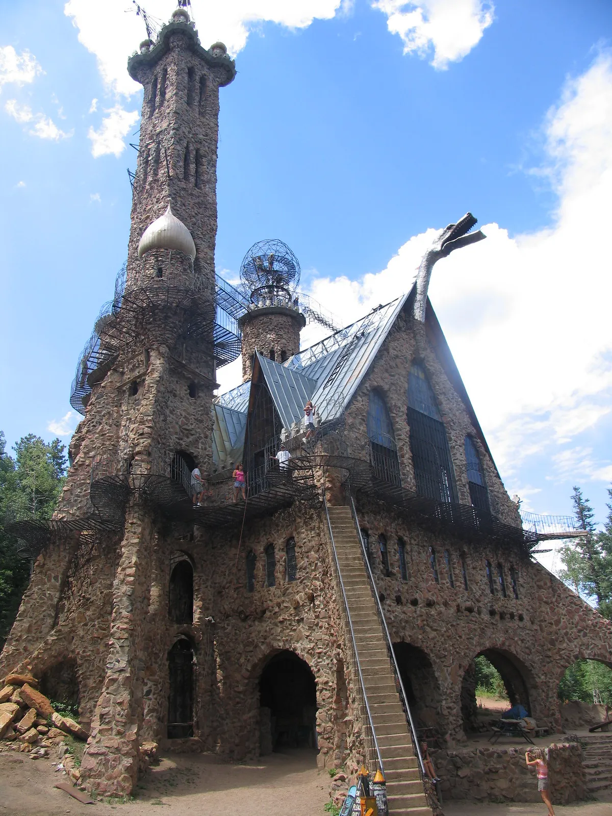 Le château de Bishop, un château "médiéval" au pays des cowboys Le chateau de Bishop castle colorado 3 Le-chateau-de-Bishop-castle-colorado-3