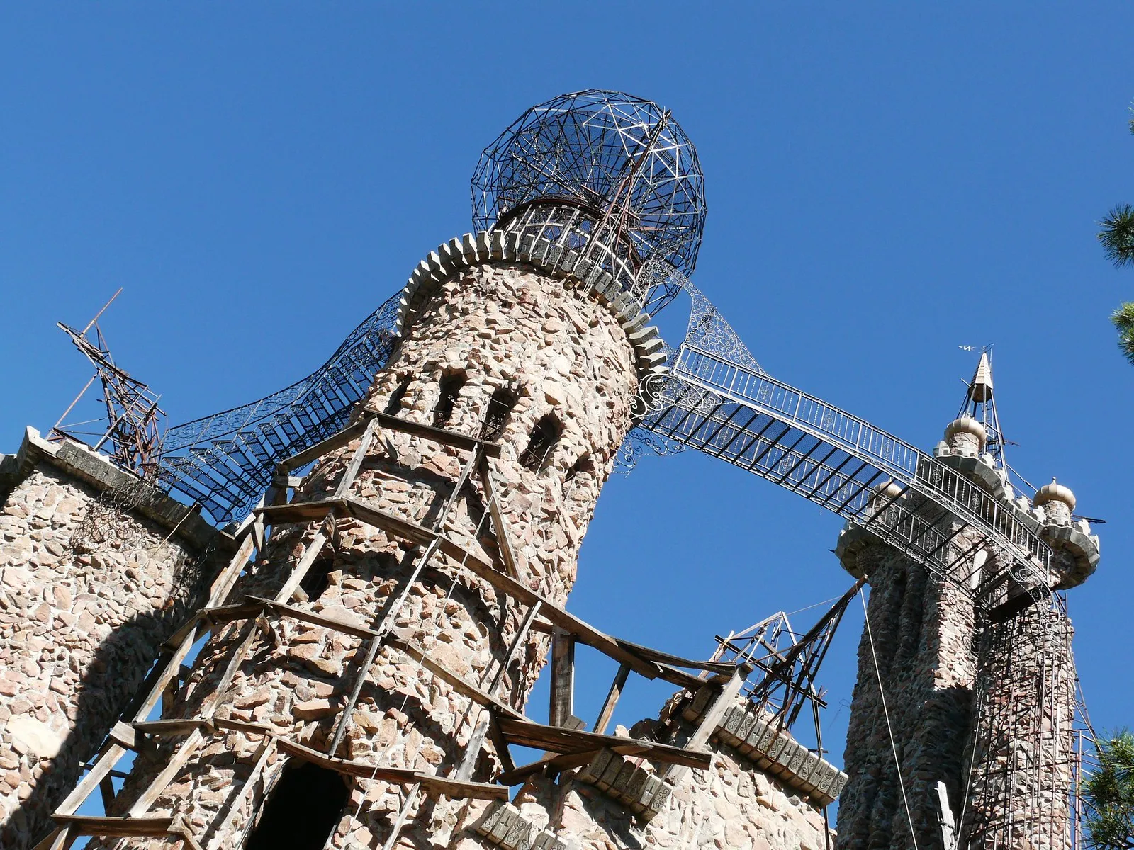 Le château de Bishop, un château "médiéval" au pays des cowboys Le chateau de Bishop castle colorado 4 Le-chateau-de-Bishop-castle-colorado-4