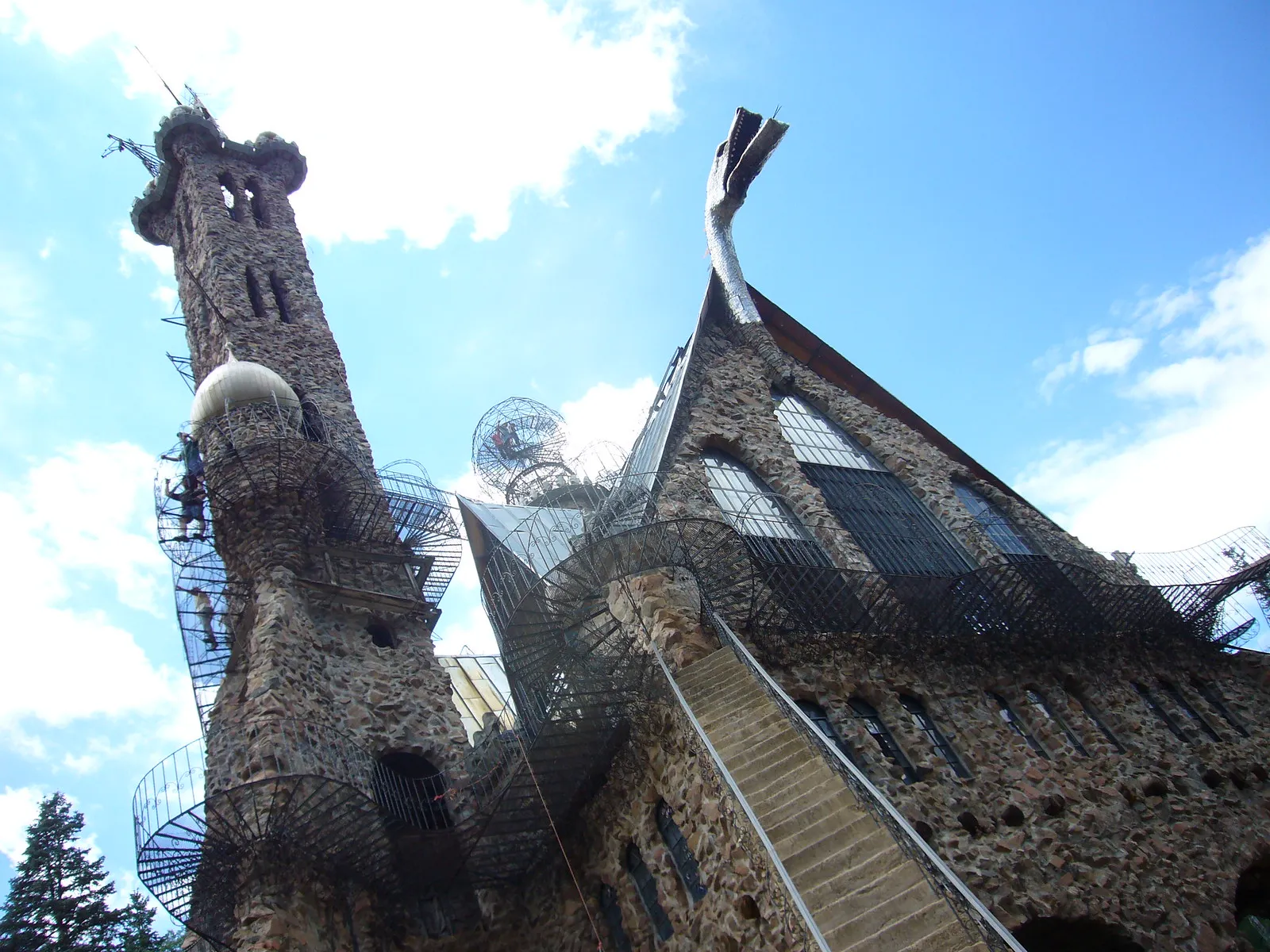 Le château de Bishop, un château "médiéval" au pays des cowboys Le chateau de Bishop castle colorado 5 Le-chateau-de-Bishop-castle-colorado-5