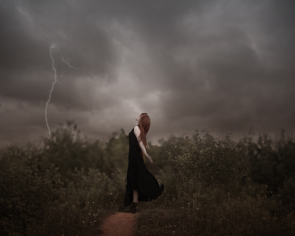 Les portraits et auto-portrait de femme sans visage de Patty Maher Les portraits et auto portraits de femme sans visage de Patty Maher 11 Les-portraits-et-auto-portraits-de-femme-sans-visage-de-Patty-Maher-11