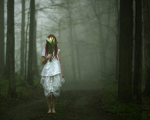 Les portraits et auto-portrait de femme sans visage de Patty Maher Les portraits et auto portraits de femme sans visage de Patty Maher 7 Les-portraits-et-auto-portraits-de-femme-sans-visage-de-Patty-Maher-7