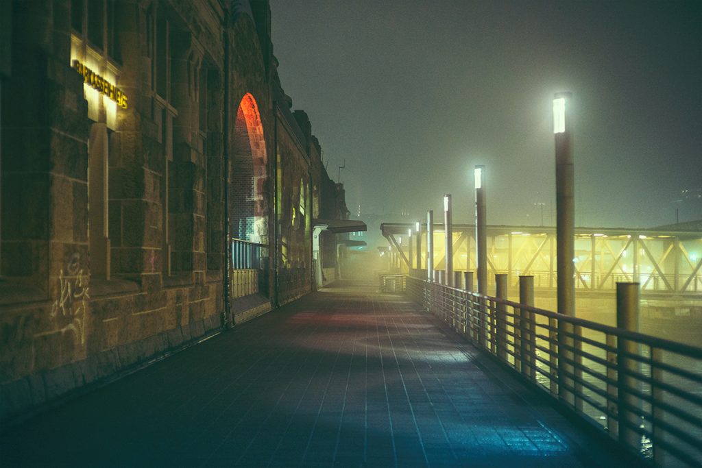 What The Fog? Nuit de brouillard à Hambourg par Mark Broyer What The Fog Nuit de brouillard a Hambourg par Mark Broyer 11 What-The-Fog-Nuit-de-brouillard-a-Hambourg-par-Mark-Broyer-11