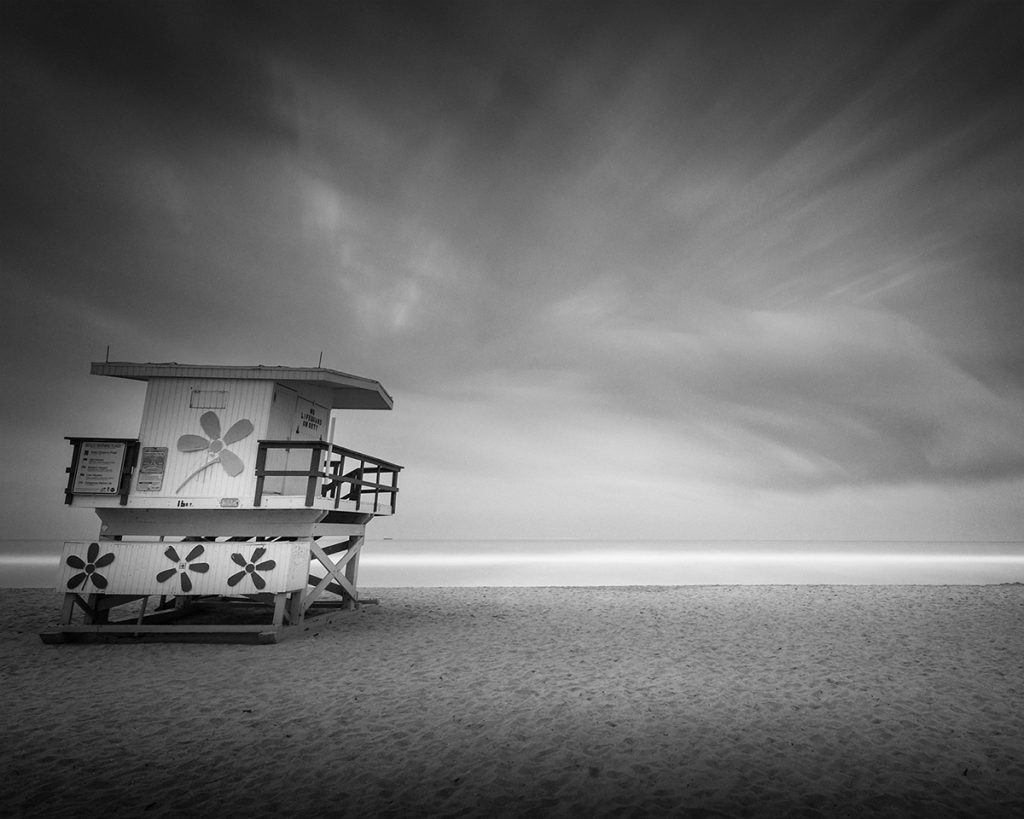 Absence - des paysages marins en noir et blanc par Pygmalion Karatzas absence des paysages marins en noir et blanc par Pygmalion Karatzas 15 miami absence-des-paysages-marins-en-noir-et-blanc-par-Pygmalion-Karatzas-15-miami