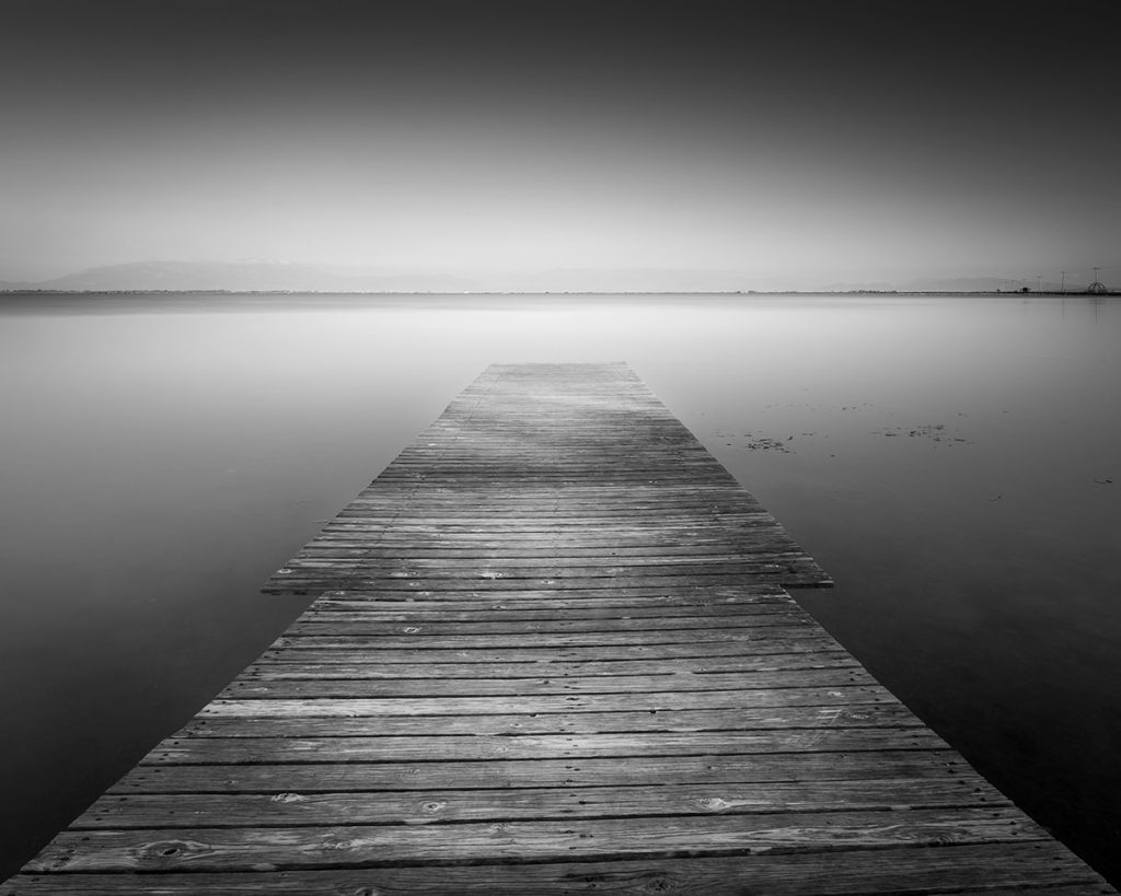 Absence - des paysages marins en noir et blanc par Pygmalion Karatzas absence des paysages marins en noir et blanc par Pygmalion Karatzas 3 mesolongi absence-des-paysages-marins-en-noir-et-blanc-par-Pygmalion-Karatzas-3-mesolongi