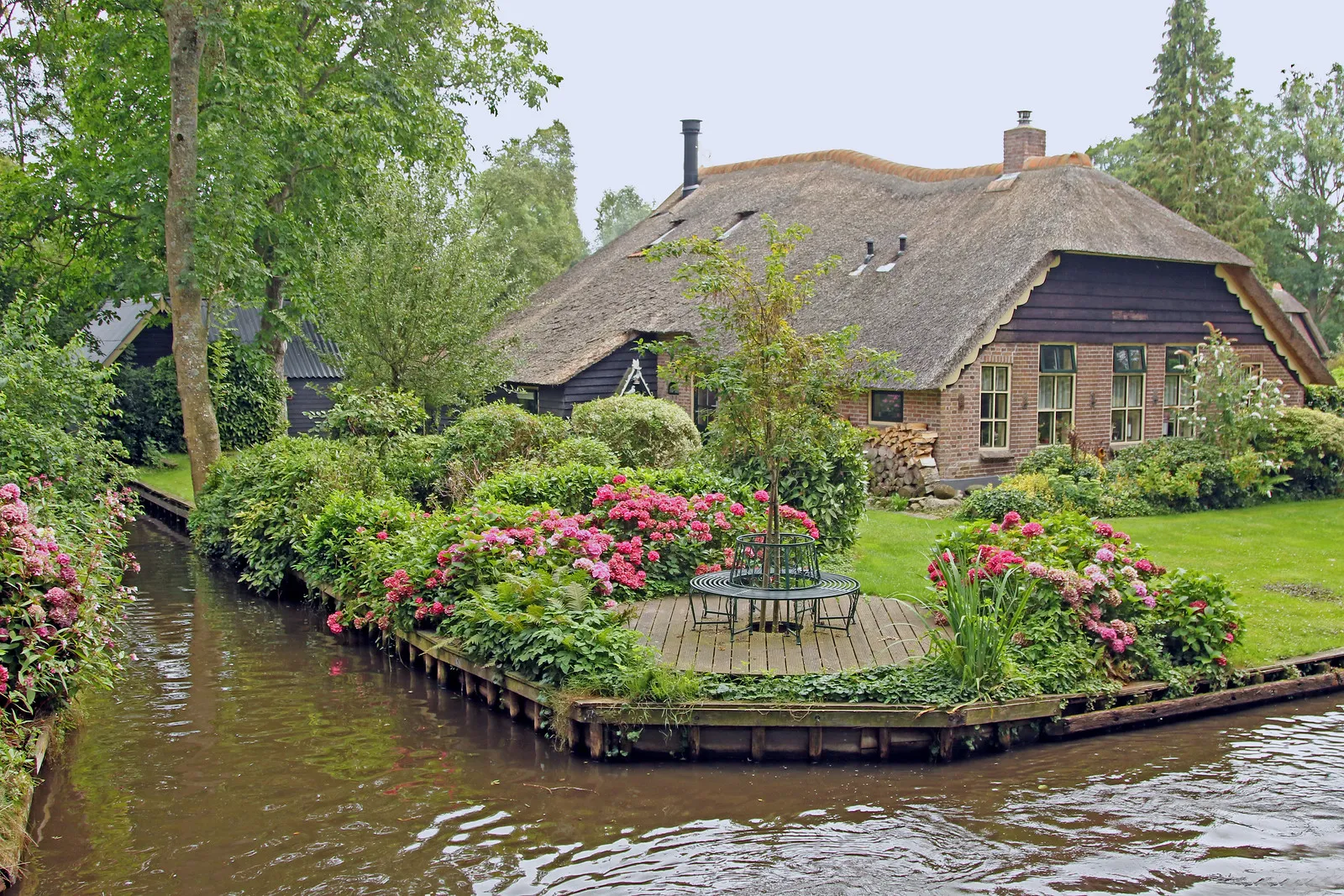 Giethoorn, délicieux village sans route de Hollande giethoorn village sans route venise du nord hollande 10 giethoorn-village-sans-route-venise-du-nord-hollande-10