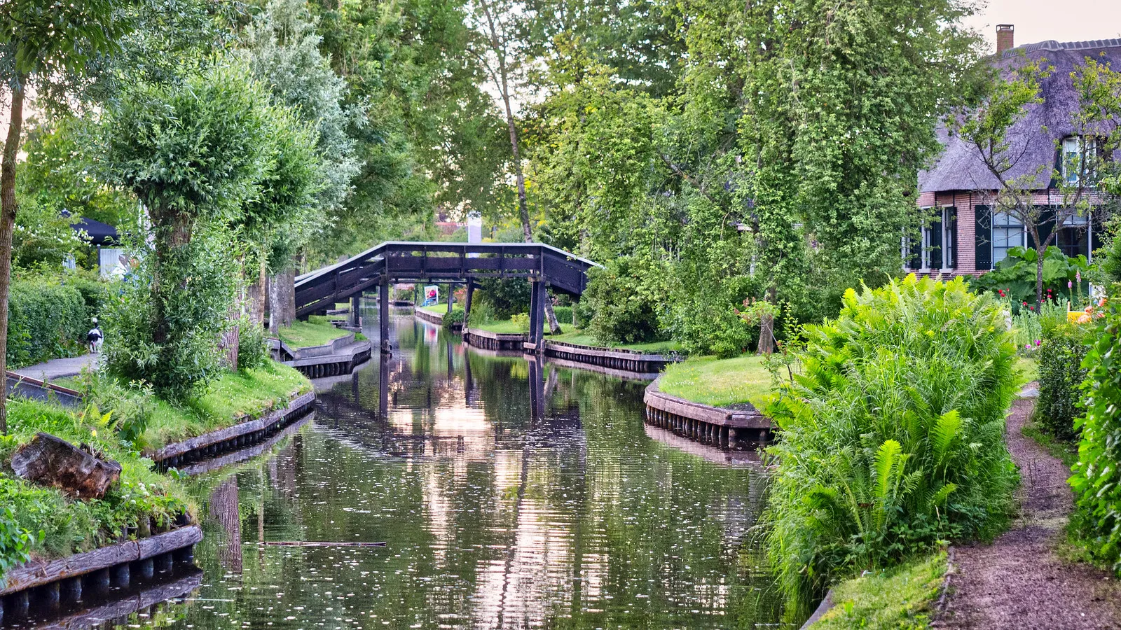 Giethoorn, délicieux village sans route de Hollande giethoorn village sans route venise du nord hollande 3 giethoorn-village-sans-route-venise-du-nord-hollande-3