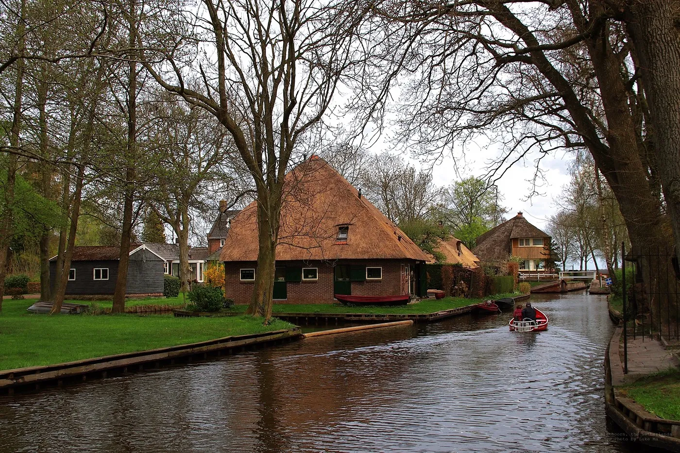 Giethoorn, délicieux village sans route de Hollande giethoorn village sans route venise du nord hollande 8 giethoorn-village-sans-route-venise-du-nord-hollande-8
