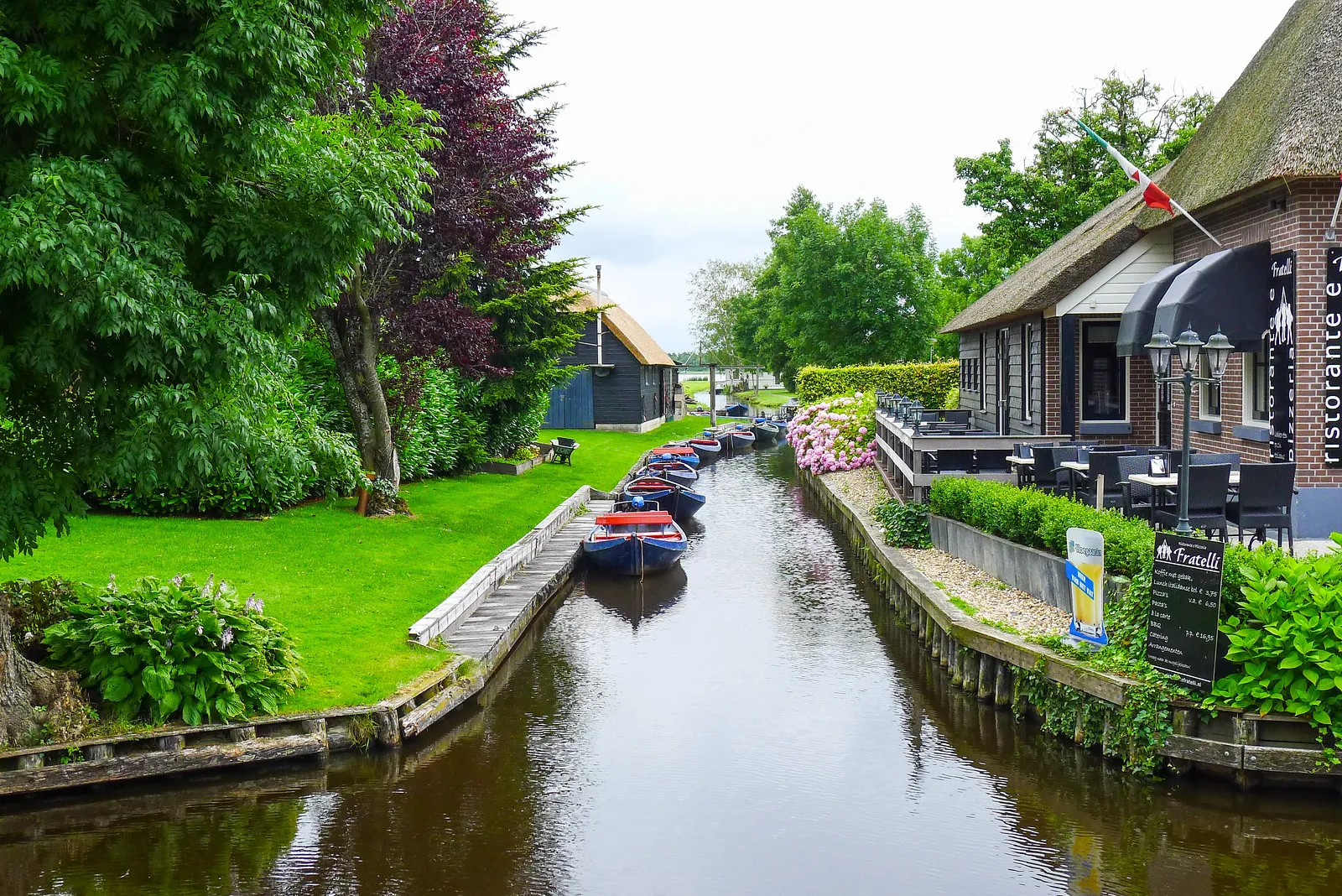 Giethoorn, délicieux village sans route de Hollande giethoorn village sans route venise du nord hollande 9 giethoorn-village-sans-route-venise-du-nord-hollande-9