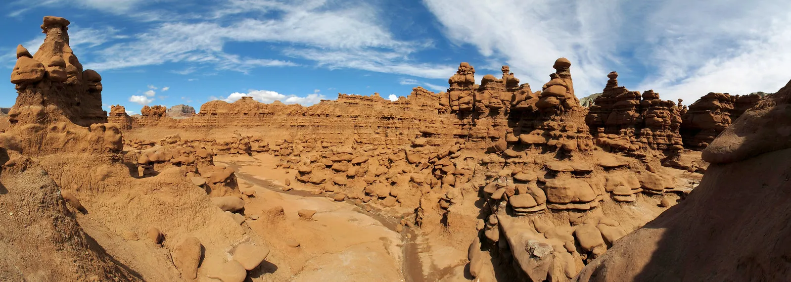 Goblin Valley State Park : la vallée des petits diablotins de pierre goblin valley state park vallee des gobelins 1 goblin-valley-state-park-vallee-des-gobelins-1