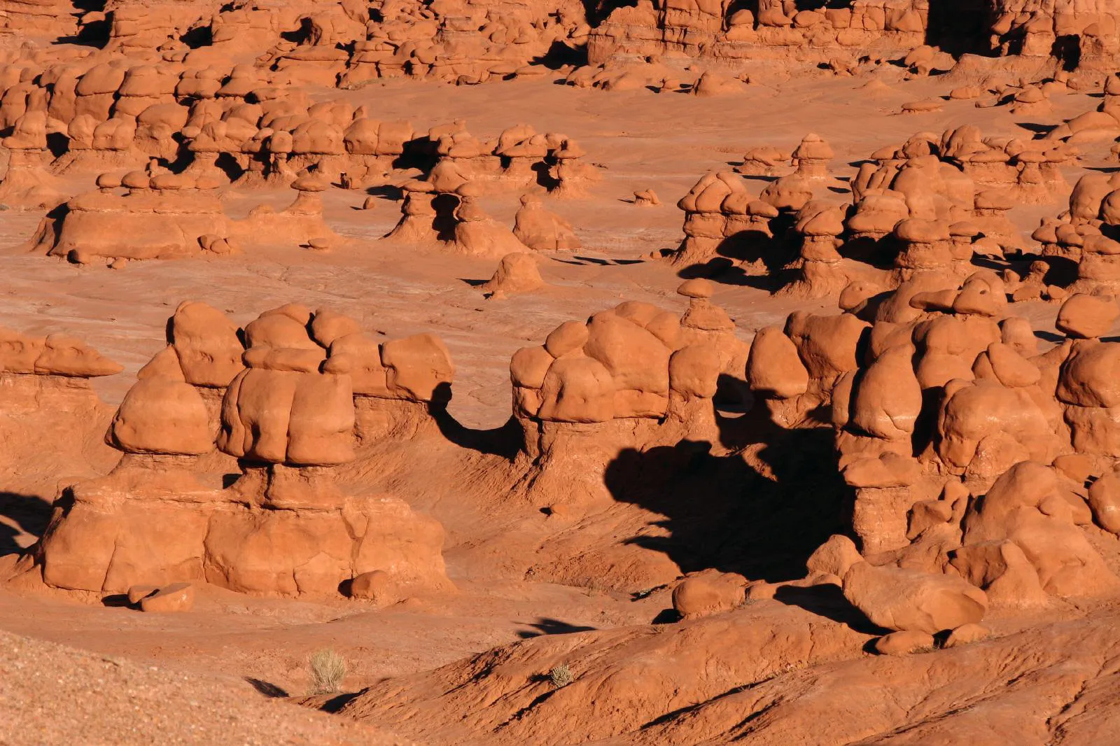 Goblin Valley State Park : la vallée des petits diablotins de pierre goblin valley state park vallee des gobelins 10 goblin-valley-state-park-vallee-des-gobelins-10