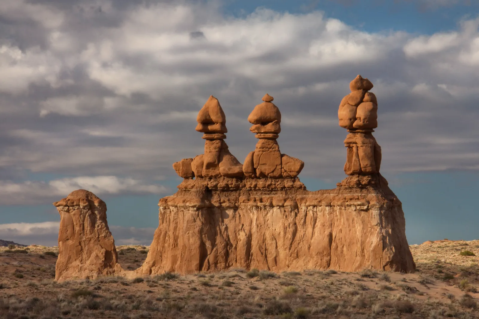 Goblin Valley State Park : la vallée des petits diablotins de pierre goblin valley state park vallee des gobelins 6 goblin-valley-state-park-vallee-des-gobelins-6