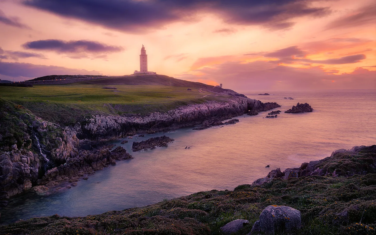 La tour d'Hercule : le plus vieux phare du monde encore en activité la tour d hercule plus vieux phare du monde en activite 7 la-tour-d-hercule-plus-vieux-phare-du-monde-en-activite-7
