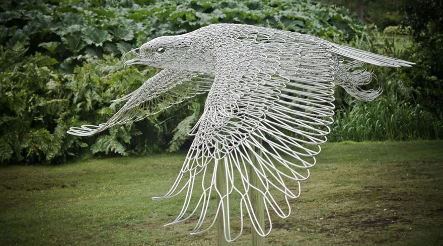 Les sculptures nature et fantasy de fil de fer de Martin Debenham wire sculptures martin debenham 1 wire-sculptures-martin-debenham-1
