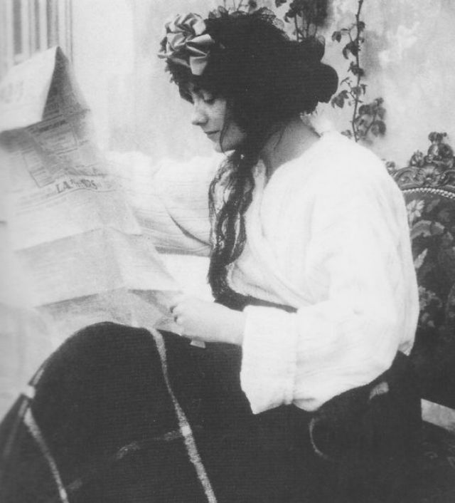 Coco Chanel jeune : 26 photos vintage des années 1910–1920 qui racontent une révolution 26 photos de Coco Chanel jeune dans les annees 1910 1920 8 26-photos-de-Coco-Chanel-jeune-dans-les-annees-1910-1920-8