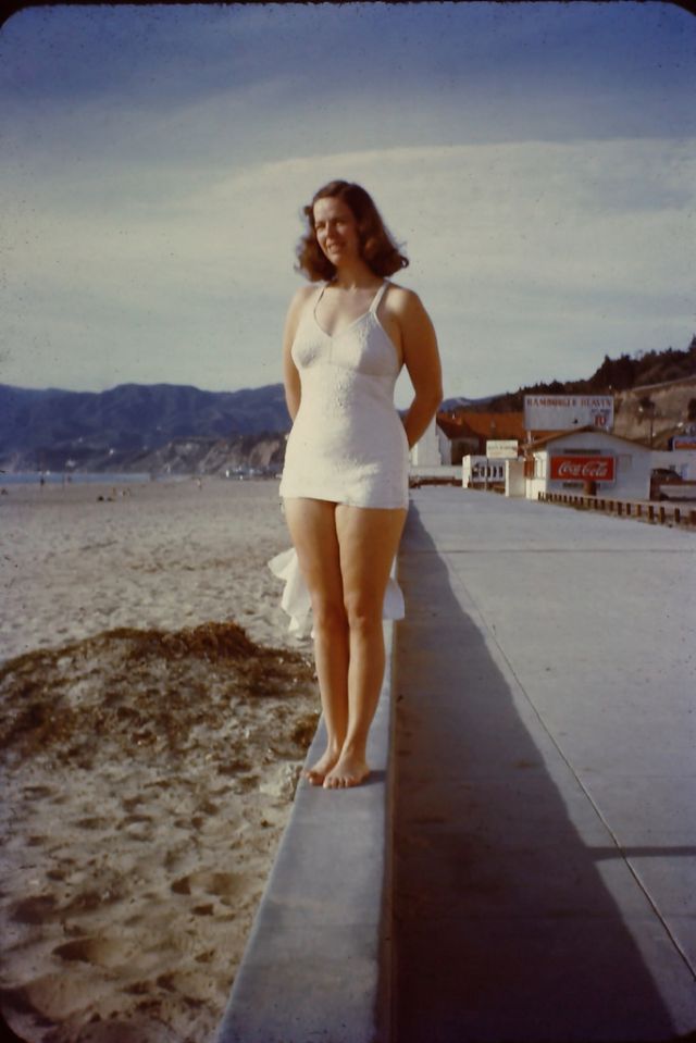 La révolution glamour des maillots de bain pour femmes des années 1940 La revolution glamour des maillots de bain pour femmes des annees 1940 13 La-revolution-glamour-des-maillots-de-bain-pour-femmes-des-annees-1940-13